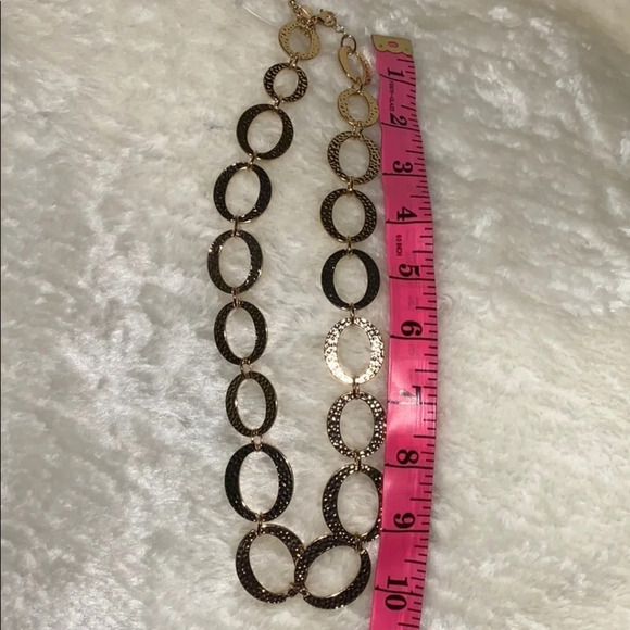 Gold tone chain  link necklace - Picture 5 of 11